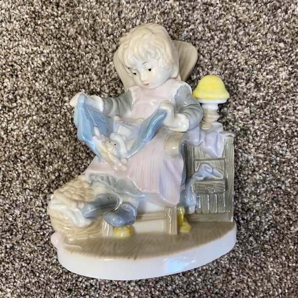 Lisi Martin Dolfi ITALY Girl Playing Doll China Figurine Pictura Graphics 151 - Picture 2 of 15